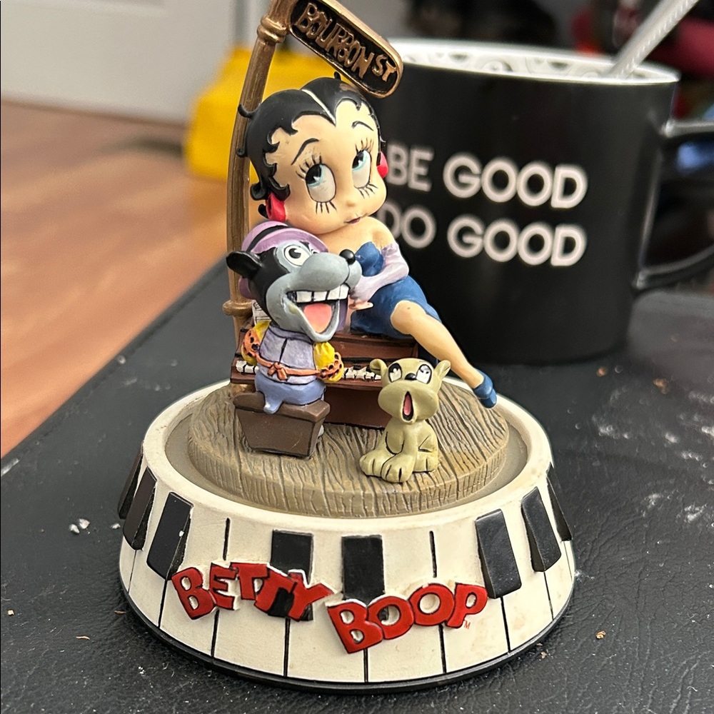 Betty Boop Musical Figurine with Black and White Base